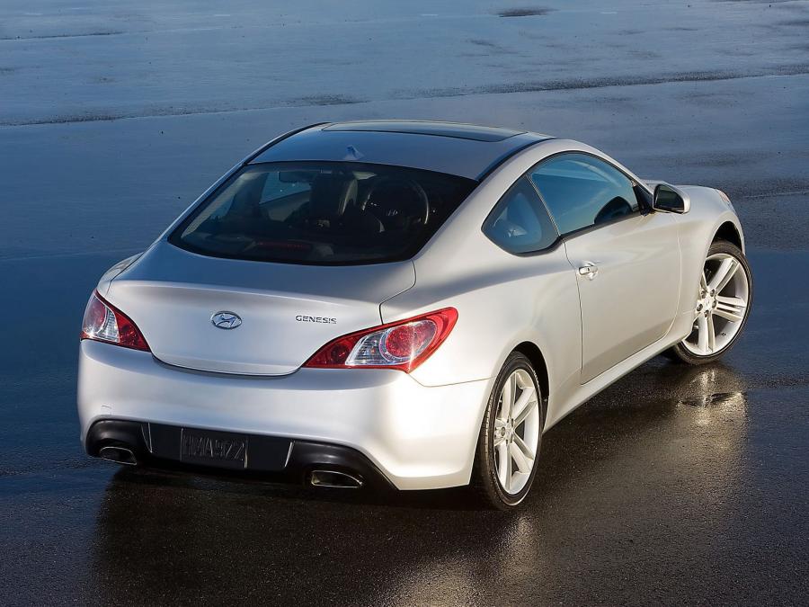  Hyundai Genesis Coupe 2009 года  (US) (фото 15 из 30)